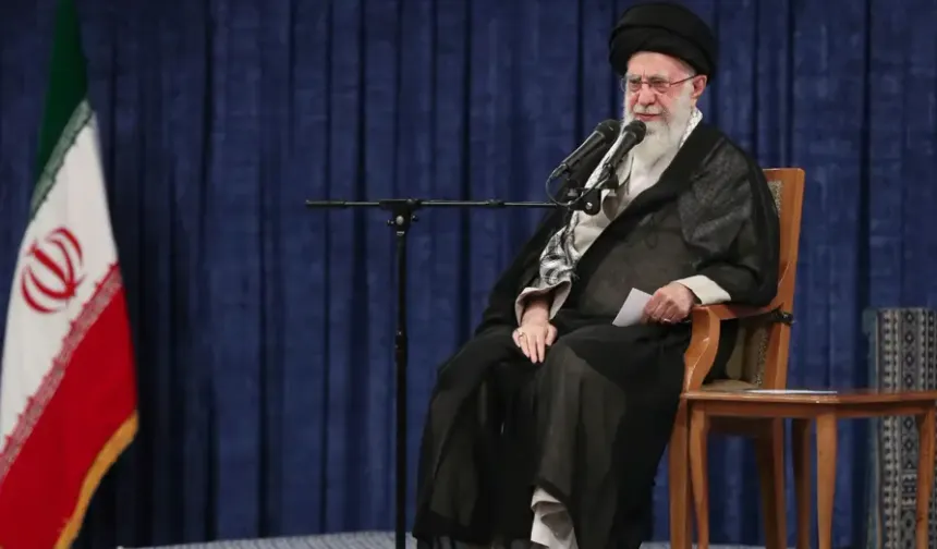 Hamaney: Trump hükümeti ile iş birliği yapılmaz