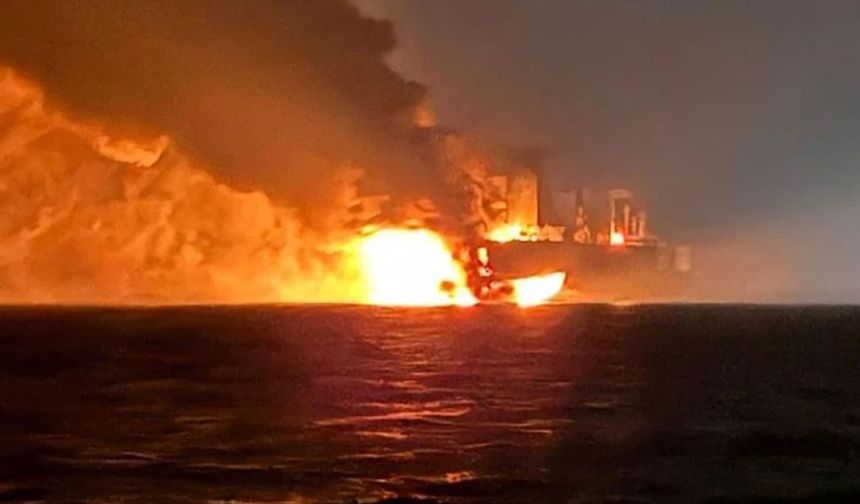 Karadeniz'de yabancı bandıralı 2 gemi isabet aldı