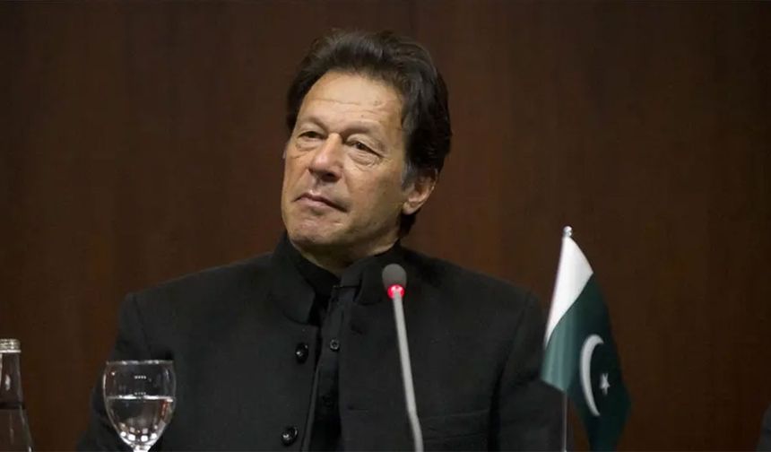 Imran Khan ve eşine 17 yıl hapis cezası verildi