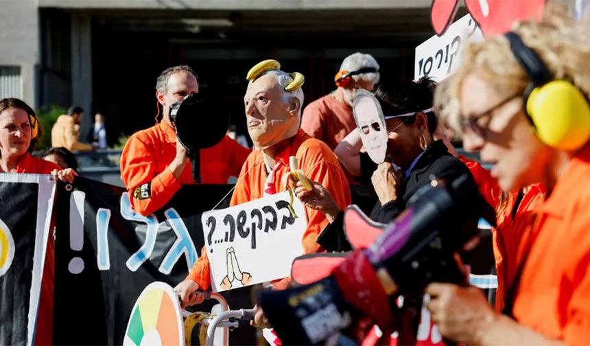 Affını isteyen Netanyahu protesto edildi