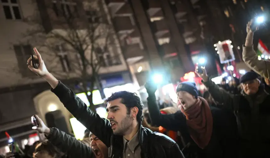 İran hükümeti internet için halktan özür diledi