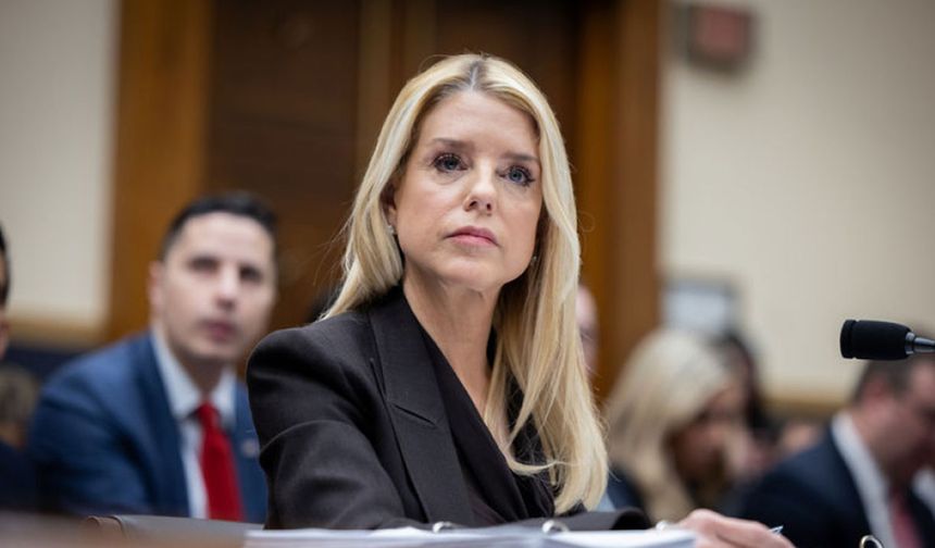 ABD Adalet Bakanlığı'na "Epstein dosyasını sulandırma" suçlaması