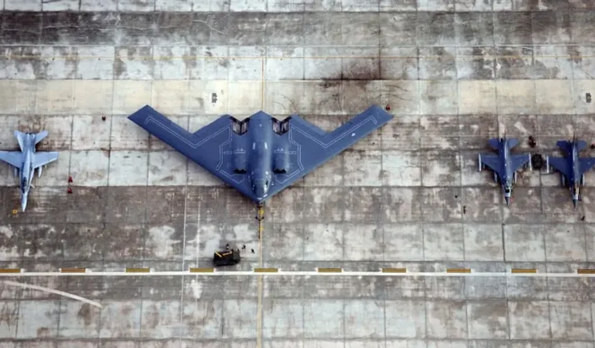 Savaşta 21. Gün: İran ABD'nin en büyük bombardıman uçağını düşürdü