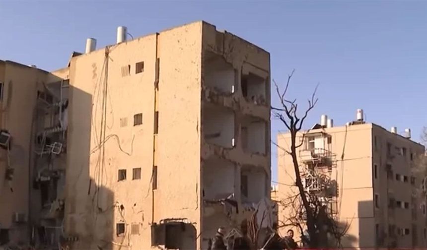 Savaşta 23. Gün: İran İsrail'de 5 şehri aynı anda vurdu, yüzlerce ölü var