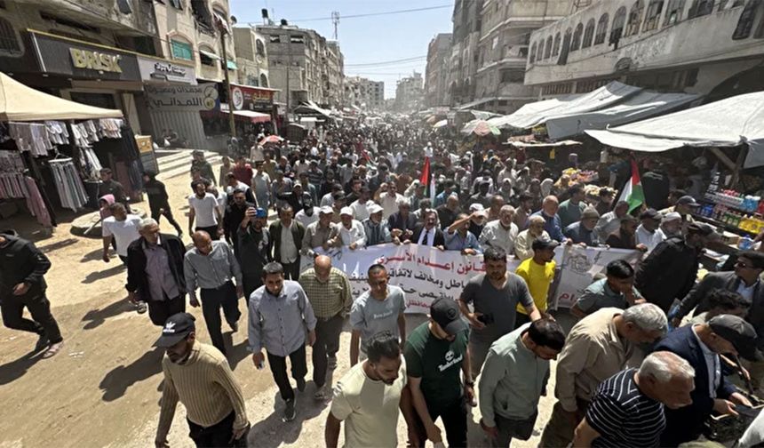 İşgal altındaki Gazzeliler "idam yasası"nı protesto etti