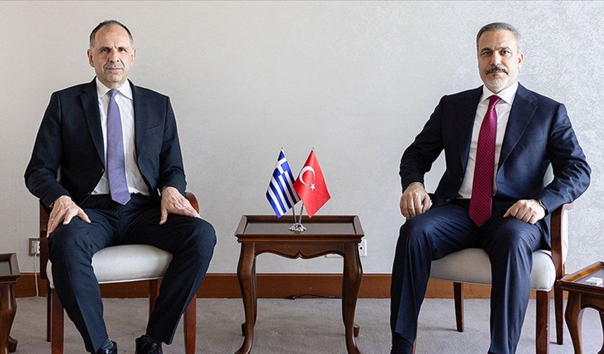 Fidan ve Yunan mevkidaşı Gerapetritis’ten Sumud Filosu görüşmesi