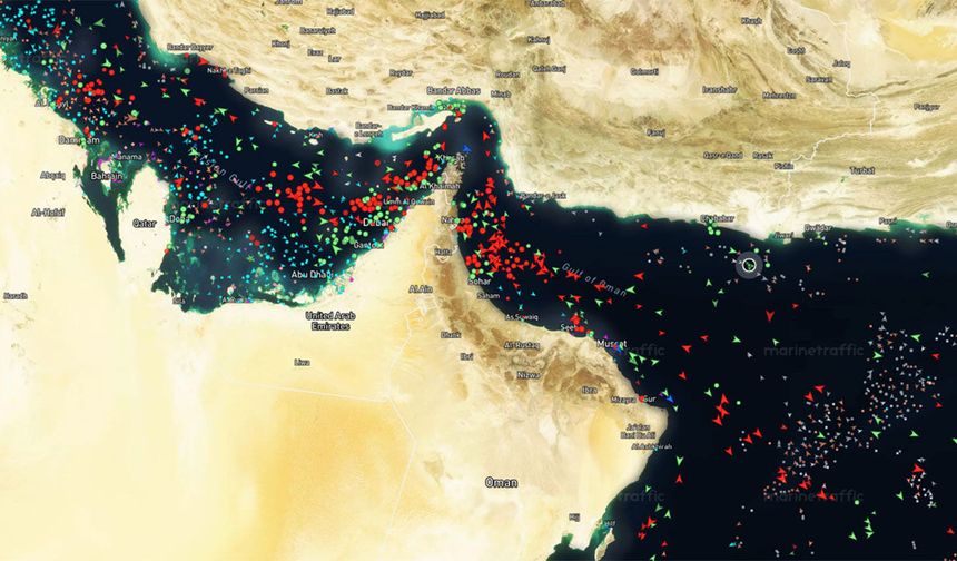 İran'dan Amerikan gemilerine misilleme saldırısı
