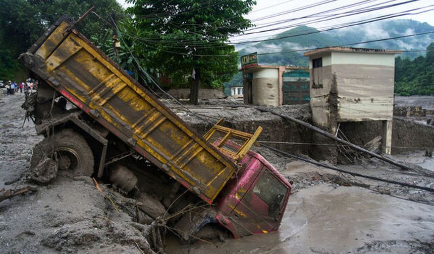 Nepal’de sel felaketinin bilançosu ağırlaşıyor: 626 can kaybı var