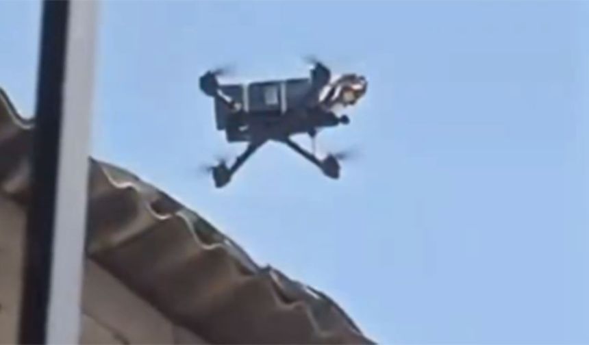 İsrail bomba yüklü dronlarla Gazze'de evleri taciz ediyor