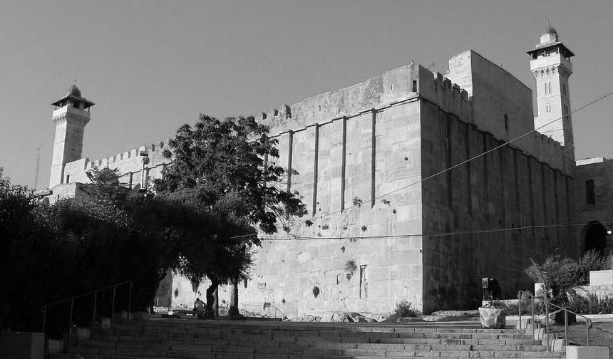 İsrail, El Halil'deki Harem-i İbrahim Camii'ni ibadete kapattı: Görevliler zorla çıkarıldı