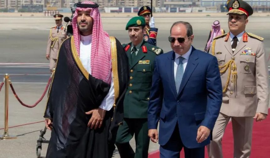 Mısır, Husiler'e karşı Suudi Arabistan'a destek kararı aldı