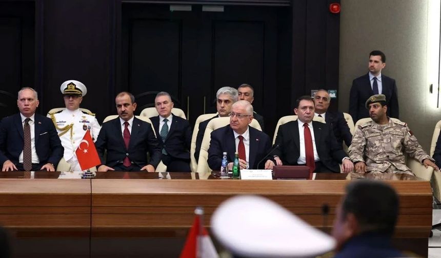 Türkiye, Katar, Pakistan ve Endonezya'dan 4'lü savunma anlaşması! Doha'da 'Bedir' imzalandı
