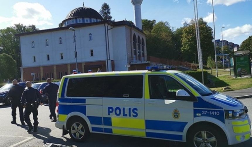 İsveç polisi Kur'an-ı Kerim yakılmasına izin vermedi