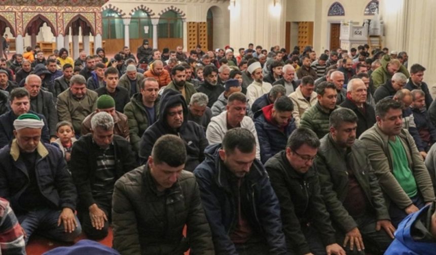 KKTC'de Miraç Kandili'nde depremzedeler için dua edildi