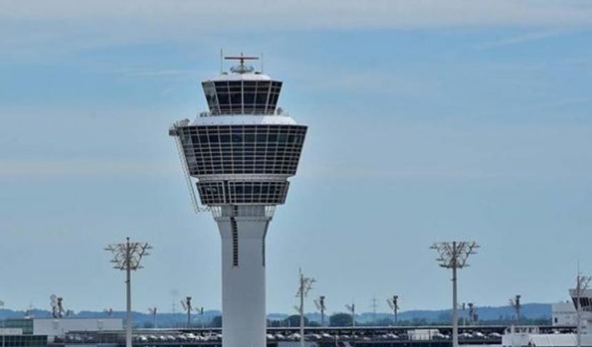 St. Petersburg'daki havalimanı "uçan belirsiz nesne" gerekçesiyle kapatıldı