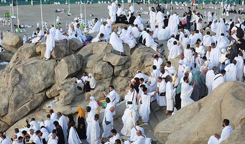 Arafat yolculuğu başlıyor