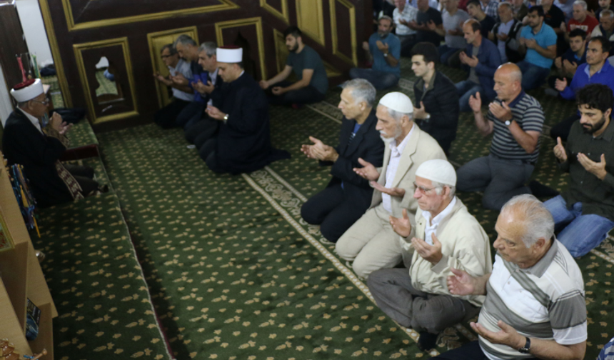 Üsküplü dostları Akif Emre'yi unutmadı