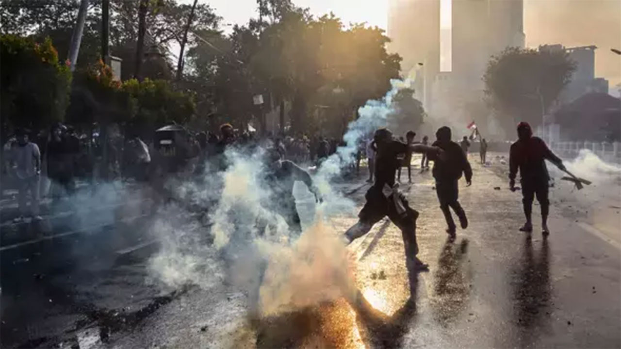 Endonezya Olayları (1)