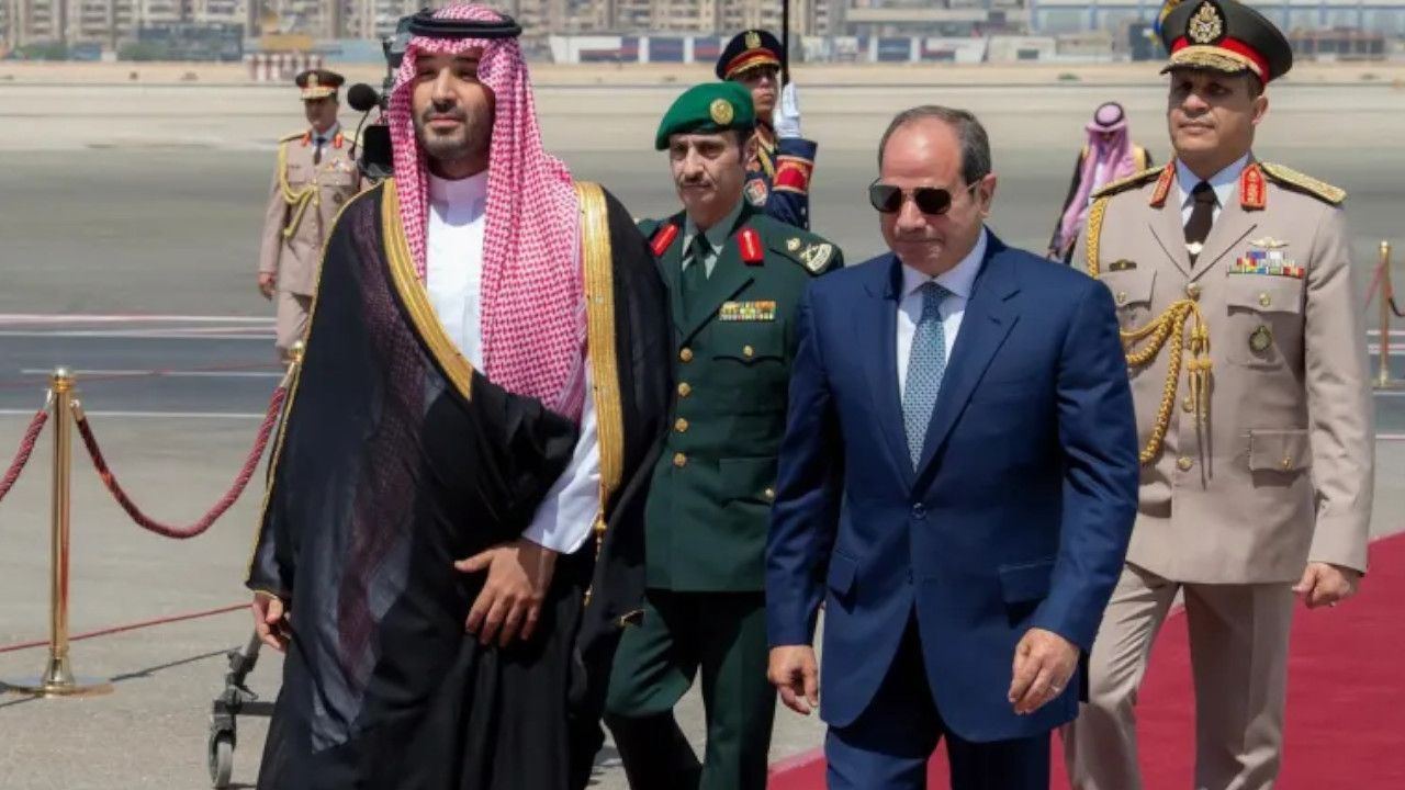 Mısır, Husiler'e karşı Suudi Arabistan'a destek kararı aldı
